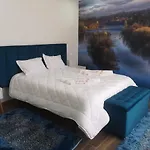 Hotel Leonchic - Com Piscina De Agua Salgada *