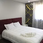 Leonchic - Com Piscina De Agua Salgada Otel *