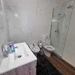 Hotel Leonchic - Com Piscina De Agua Salgada *