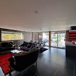 Leonchic - Com Piscina De Agua Salgada Otel *