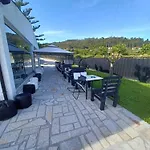Otel Leonchic - Com Piscina De Agua Salgada