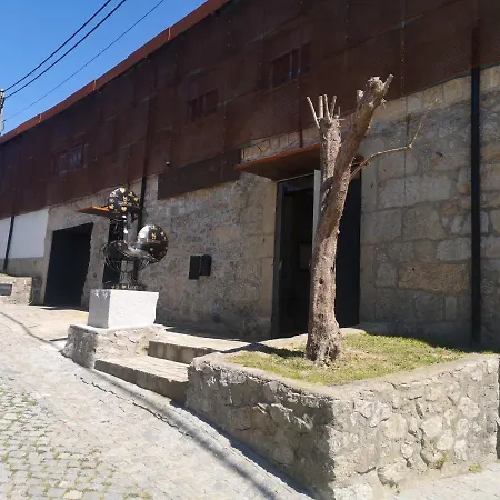 מלון Leonchic - Com Piscina De Agua Salgada *