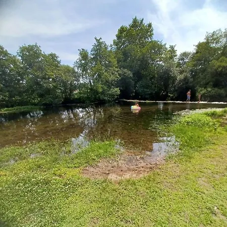 Leonchic - Com Piscina De Agua Salgada Hotel