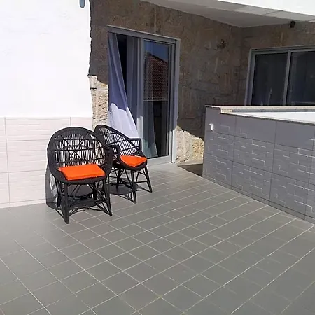 Leonchic - Com Piscina De Agua Salgada Hotell *