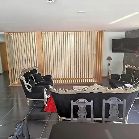 Hotel Leonchic - Com Piscina De água Salgada
