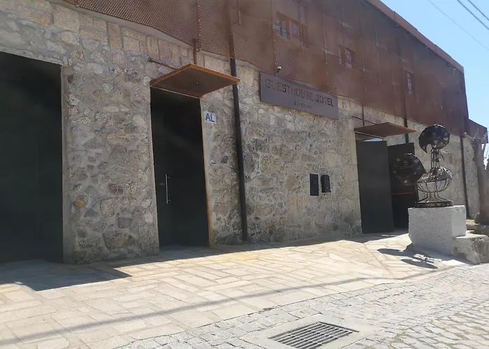 Leonchic - Com Piscina De Agua Salgada