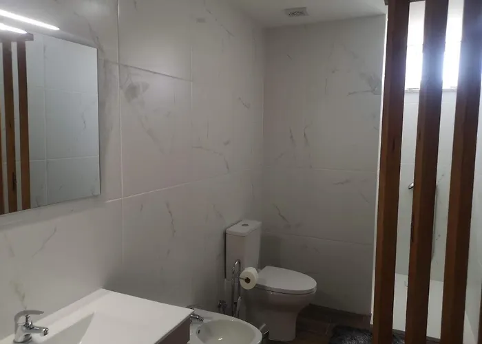 Hotel Leonchic - Com Piscina De Agua Salgada *