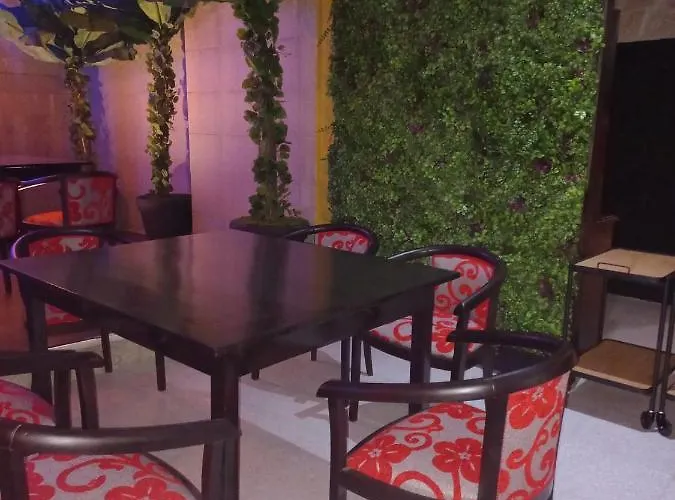 Leonchic - Com Piscina De Agua Salgada