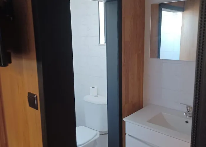 Hotel Leonchic - Com Piscina De Agua Salgada